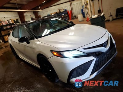 Czwarte zdjęcie samochodu z boku: 2021 TOYOTA CAMRY XSE VIN:4T1K61AK2MU466097 - miniatura