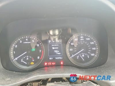 Zdjęcie 9 z 12 samochodu: 2017 HYUNDAI TUCSON SE VIN:KM8J3CA46HU430906 - miniatura