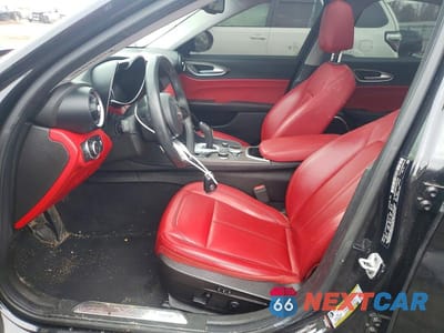 Zdjęcie 7 z 12 samochodu: 2021 ALFA ROMEO GIULIA TI VIN:ZARFANBN7M7645034 - miniatura