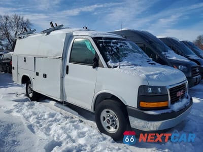 Czwarte zdjęcie samochodu z boku: 2021 GMC SAVANA UTILITY / SERVICE TRUCK VIN:1GD07RF71M1201941 - miniatura