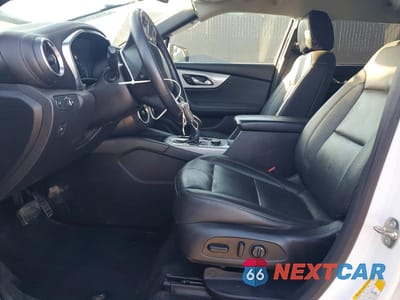 Zdjęcie 7 z 13 samochodu: 2021 CHEVROLET BLAZER 3LT VIN:3GNKBJRS3MS508286 - miniatura