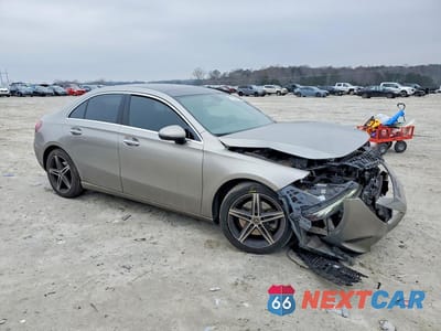 Czwarte zdjęcie samochodu z boku: 2019 MERCEDES-BENZ A 220 VIN:WDD3G4EB7KW034694 - miniatura