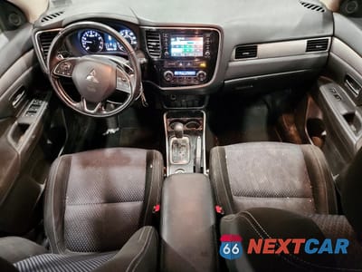 Zdjęcie 8 z 13 samochodu: 2017 MITSUBISHI OUTLANDER ES VIN:JA4AZ2A31HZ060417 - miniatura