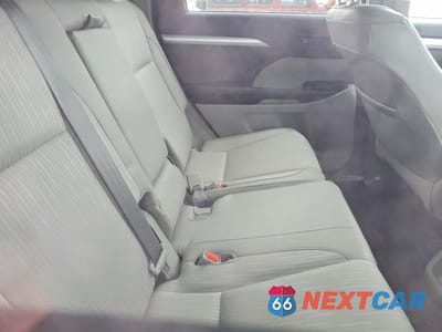 Zdjęcie 11 z 12 samochodu: 2016 TOYOTA HIGHLANDER LE VIN:5TDBKRFH8GS254695 - miniatura