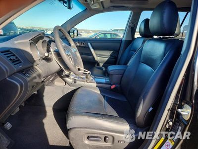 Zdjęcie 7 z 14 samochodu: 2013 TOYOTA HIGHLANDER SE VIN:5TDZK3EH2DS129135 - miniatura