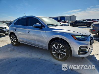 Czwarte zdjęcie samochodu z boku: 2021 AUDI Q5 PREMIUM VIN:WA1AAAFYXM2007661 - miniatura