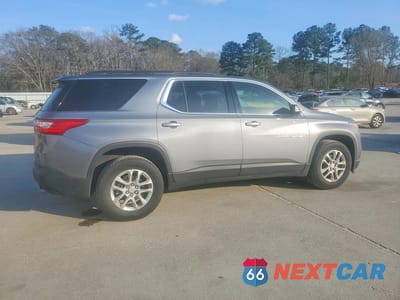 Trzecie zdjęcie samochodu z tyłu: 2020 CHEVROLET TRAVERSE LT VIN:1GNERGKW8LJ222703 - miniatura