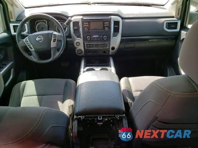 Zdjęcie 8 z 13 samochodu: 2017 NISSAN TITAN XD SL VIN:1N6AA1F21HN552134 - miniatura