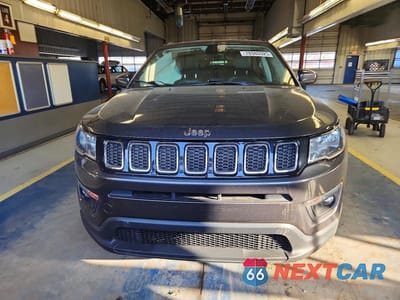 Piąte zdjęcie samochodu w środku: 2017 JEEP COMPASS LATITUDE VIN:3C4NJDBB0HT651927 - miniatura
