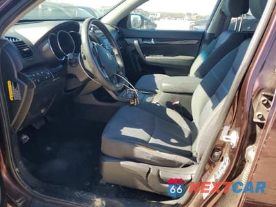 Zdjęcie 7 z 13 samochodu: 2012 KIA SORENTO LX VIN:5XYKTDA29CG244865 - miniatura