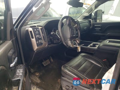 Zdjęcie 8 z 13 samochodu: 2015 GMC SIERRA K3500 DENALI VIN:1GT424E80FF141335 - miniatura