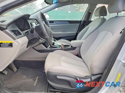 Zdjęcie 7 z 11 samochodu: 2016 HYUNDAI SONATA HYBRID SE VIN:KMHE24L12GA019970 - miniatura