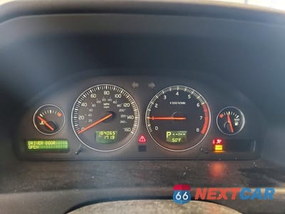 Zdjęcie 9 z 12 samochodu: 2004 VOLVO S60 2.5T VIN:YV1RH59H642365387 - miniatura