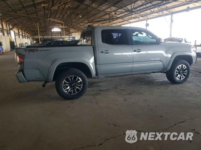 Trzecie zdjęcie samochodu z tyłu: 2021 TOYOTA TACOMA TRD SPORT VIN:3TMAZ5CN6MM140443 - miniatura