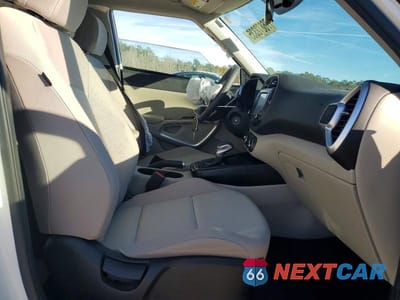 Zdjęcie 7 z 13 samochodu: 2021 KIA SOUL LX VIN:KNDJ23AU3M7755349 - miniatura