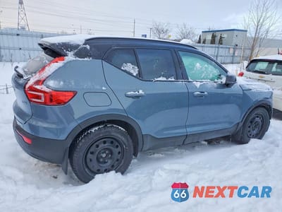 Trzecie zdjęcie samochodu z tyłu: 2021 VOLVO XC40 T5 R-DESIGN VIN:YV4162UMXM2494726 - miniatura