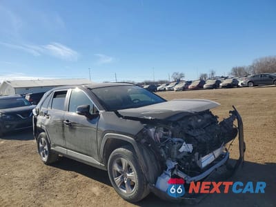 Czwarte zdjęcie samochodu z boku: 2022 TOYOTA RAV4 LE VIN:4T3MWRFV5NU081748 - miniatura