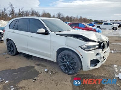 Czwarte zdjęcie samochodu z boku: 2018 BMW X5 XDRIVE35I VIN:5UXKR0C52J0X84722 - miniatura
