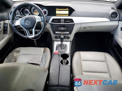 Zdjęcie 8 z 13 samochodu: 2012 MERCEDES-BENZ C 250 VIN:WDDGF4HB1CA724715 - miniatura