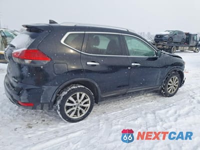 Trzecie zdjęcie samochodu z tyłu: 2017 NISS ROGUE VIN:KNMAT2MV5HP523028 - miniatura