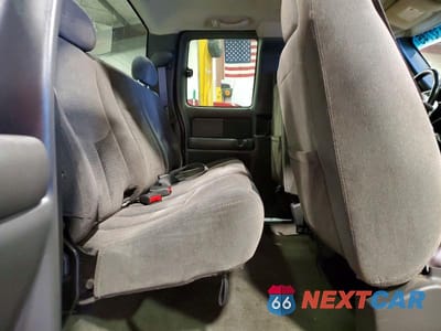 Zdjęcie 10 z 12 samochodu: 2005 CHEVROLET SILVERADO K1500 VIN:1GCEK19V05E161060 - miniatura