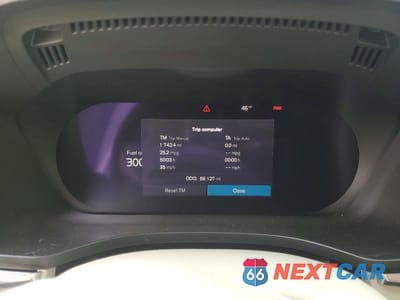 Zdjęcie 9 z 12 samochodu: 2022 VOLVO XC60 B5 MOMENTUM VIN:YV4L12RK7N1034414 - miniatura