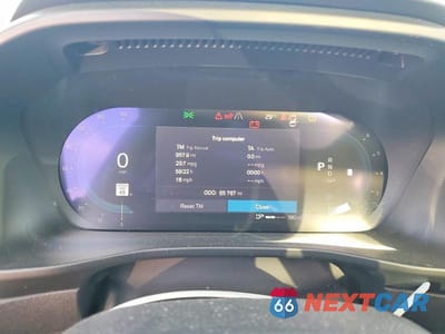 Zdjęcie 9 z 13 samochodu: 2025 VOLVO XC40 PLUS VIN:YV4L12UC7S2468886 - miniatura