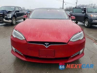 Piąte zdjęcie samochodu w środku: 2017 TESLA MODEL S VIN:5YJSA1E24HF228702 - miniatura