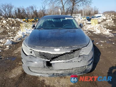 Piąte zdjęcie samochodu w środku: 2018 KIA OPTIMA LX VIN:5XXGT4L37JG243713 - miniatura