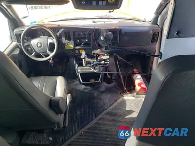 Zdjęcie 8 z 12 samochodu: 2014 CHEVROLET EXPRESS SCHOOL BUS VIN:1GB3G3BG5E1206571 - miniatura