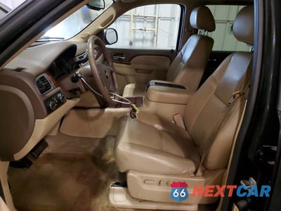 Zdjęcie 7 z 13 samochodu: 2012 CHEVROLET SUBURBAN K1500 LTZ VIN:1GNSKKE7XCR110985 - miniatura
