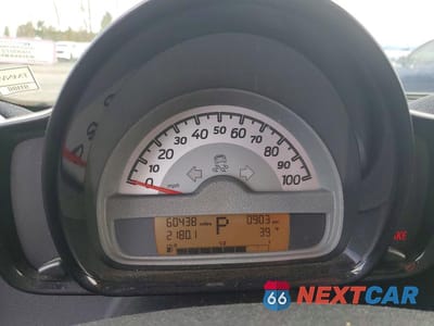 Zdjęcie 9 z 13 samochodu: 2012 SMART FORTWO PURE VIN:WMEEJ3BA7CK577435 - miniatura