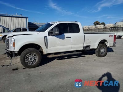 2025 FORD F350 SUPER DUTY 1FT8X3BN3SED82233 - główne zdjęcie licytacji z USA - miniatura