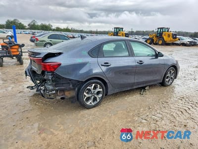 Trzecie zdjęcie samochodu z tyłu: 2020 KIA FORTE LXS VIN:3KPF24AD9LE222951 - miniatura