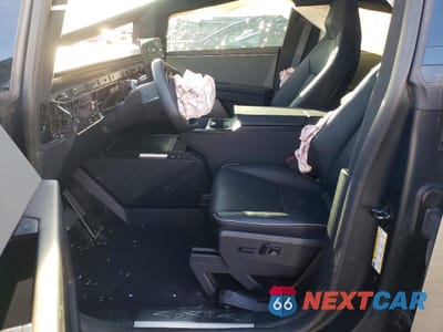 Zdjęcie 7 z 12 samochodu: 2024 TESLA CYBERTRUCK VIN:7G2CEHED4RA055388 - miniatura