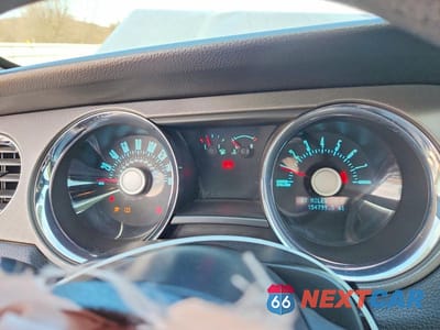 Zdjęcie 9 z 11 samochodu: 2011 FORD MUSTANG VIN:1ZVBP8AM3B5153527 - miniatura