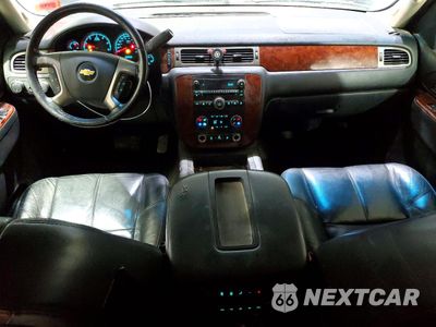 Zdjęcie 8 z 13 samochodu: 2011 CHEVROLET SUBURBAN K1500 LT VIN:1GNSKJE37BR134795 - miniatura