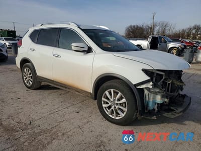 Czwarte zdjęcie samochodu z boku: 2017 NISSAN ROGUE SV VIN:KNMAT2MV2HP569013 - miniatura