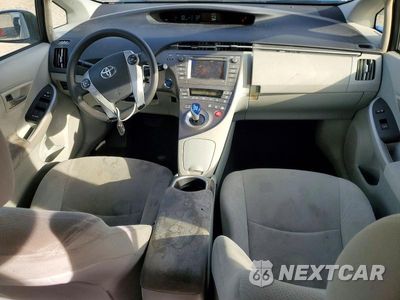 Zdjęcie 8 z 12 samochodu: 2012 TOYOTA PRIUS TWO VIN:JTDKN3DU3C5518829 - miniatura
