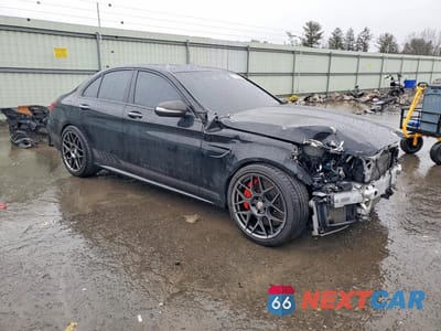 Czwarte zdjęcie samochodu z boku: 2016 MERCEDES-BENZ C 63 AMG-S VIN:55SWF8HB9GU100007 - miniatura