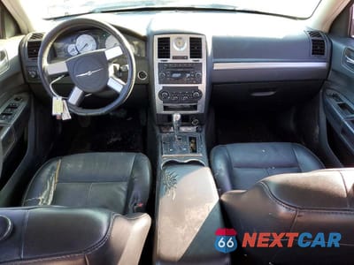 Zdjęcie 8 z 13 samochodu: 2010 CHRYSLER 300 TOURING VIN:2C3CA5CV0AH164588 - miniatura
