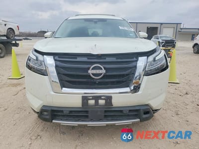 Piąte zdjęcie samochodu w środku: 2023 NISSAN PATHFINDER SL VIN:5N1DR3CA4PC231923 - miniatura