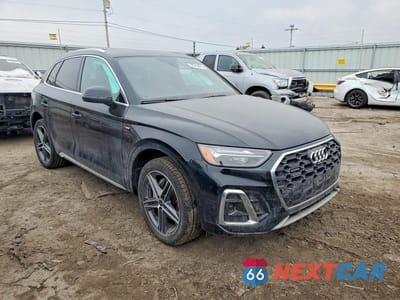 Czwarte zdjęcie samochodu z boku: 2024 AUDI Q5 E PREMIUM PLUS 55 VIN:WA1E2AFY1R2121716 - miniatura