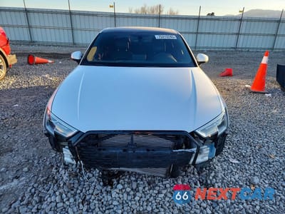 Piąte zdjęcie samochodu w środku: 2019 AUDI A3 PREMIUM VIN:WAUBEGFF4K1020020 - miniatura