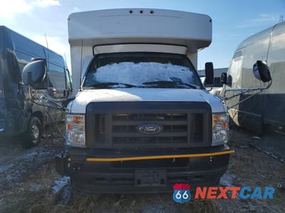 Piąte zdjęcie samochodu w środku: 2025 FORD ECONOLINE E350 SUPER DUTY CUTAWAY VAN VIN:1FDEE3FN8SDD15115 - miniatura