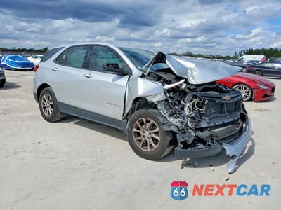 Czwarte zdjęcie samochodu z boku: 2019 CHEVROLET EQUINOX LS VIN:3GNAXHEV2KS624291 - miniatura