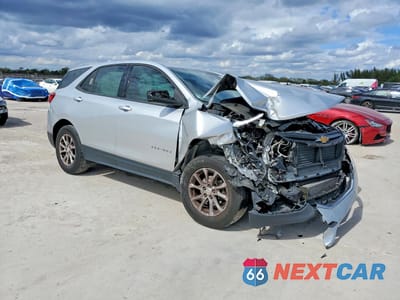 Czwarte zdjęcie samochodu z boku: 2019 CHEVROLET EQUINOX LS VIN:3GNAXHEV2KS624291 - miniatura