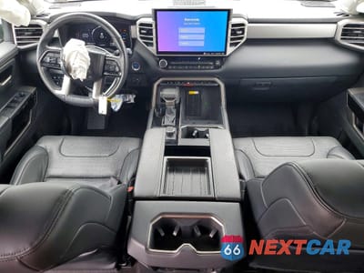 Zdjęcie 8 z 13 samochodu: 2024 TOYOTA TUNDRA LIMITED HV VIN:5TFWC5DBXRX043419 - miniatura