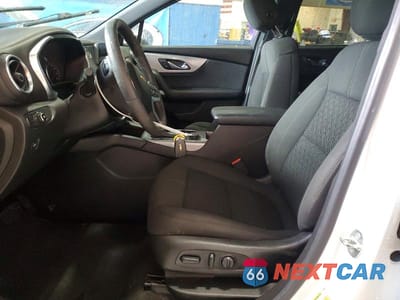 Zdjęcie 7 z 13 samochodu: 2021 CHEVROLET BLAZER 2LT VIN:3GNKBHRS2MS538260 - miniatura