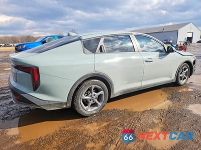 Trzecie zdjęcie samochodu z tyłu: 2025 KIA K4 LXS VIN:3KPFT4DE4SE042860 - miniatura